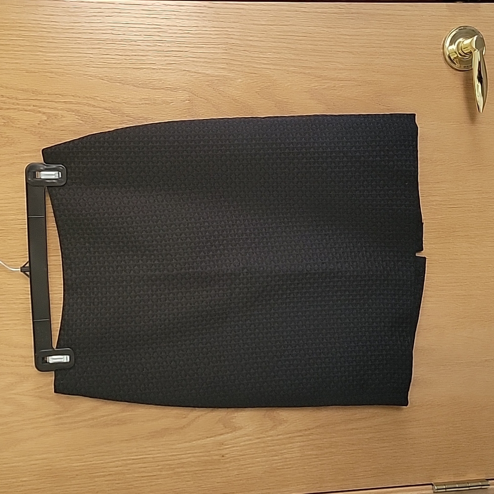 Banana Republic black textured pencil skirt.